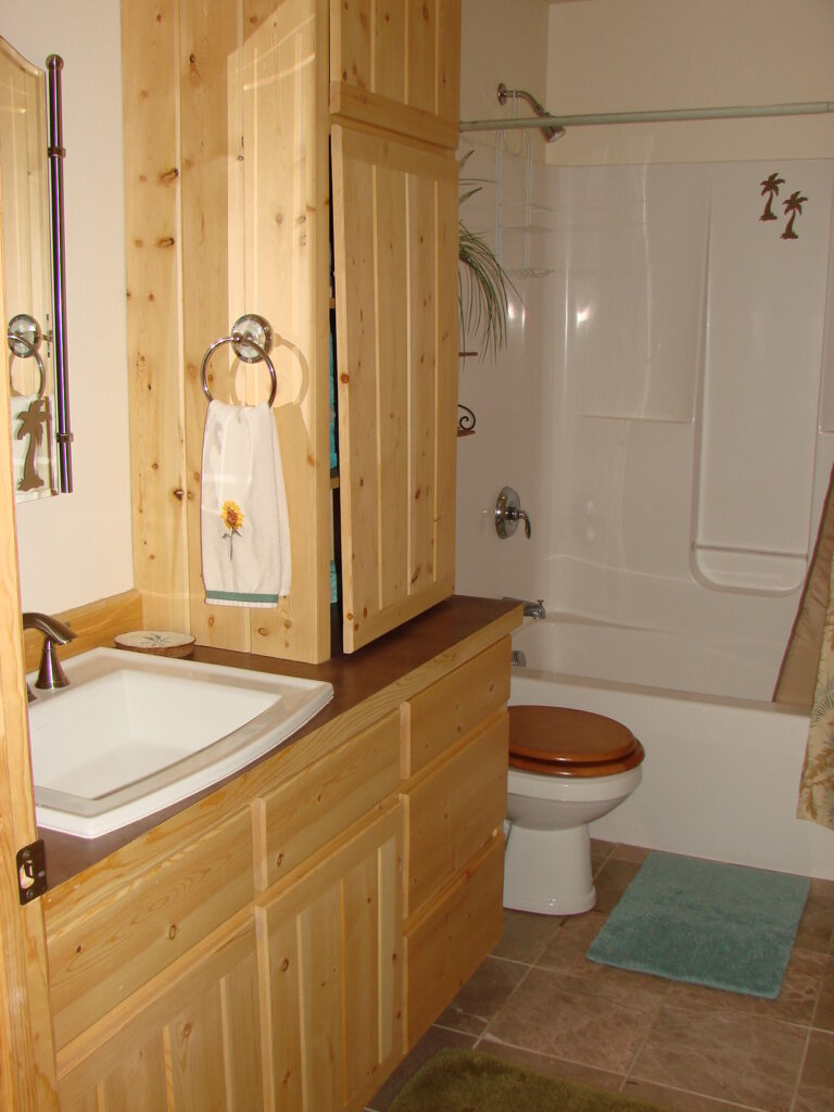 Log Retreat Bathroom